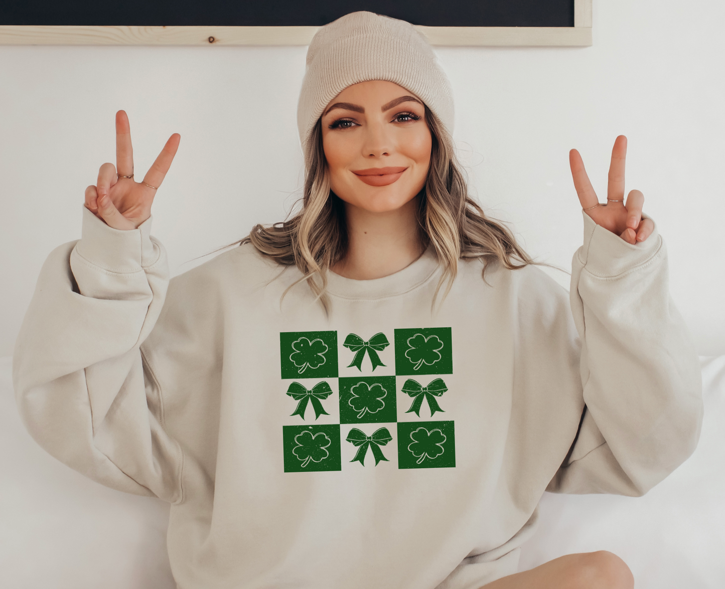 Dark Green Shamrock and Bows Screen Print Transfer
